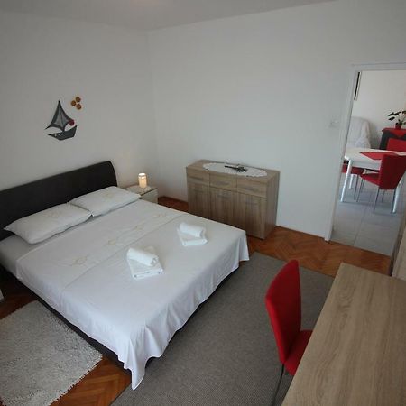 Apartment Vanda Novi Vinodolski Bagian luar foto